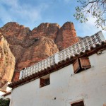 Los Mallos desde el pueblo de Riglos. © Foto Iva Sakarska