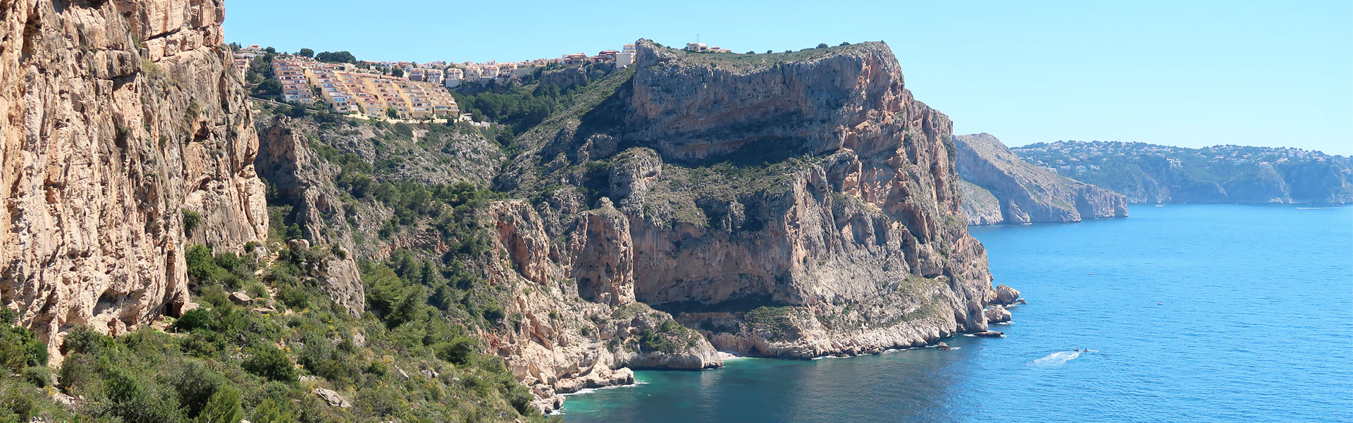 Morro Falquí (donde se encuentra la vía Sonjannika) desde la ruta de los acantilados