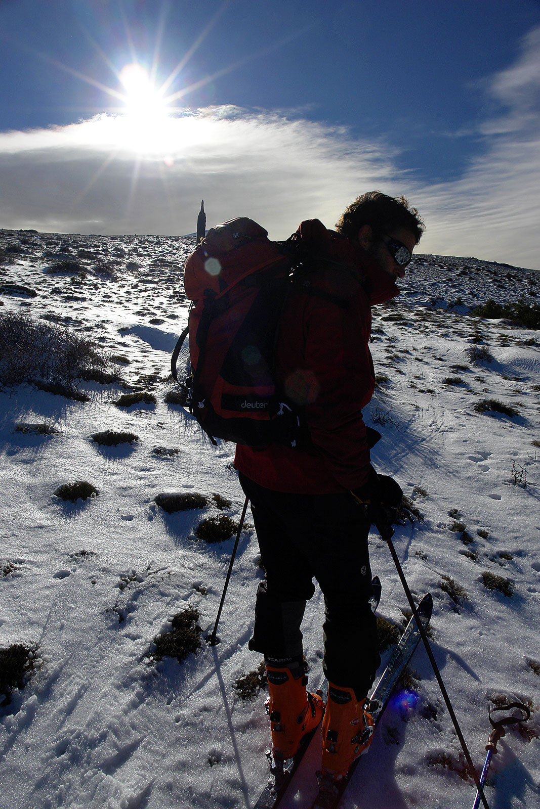 Se puede apreciar como el viento se ha llevado casi toda la nieve