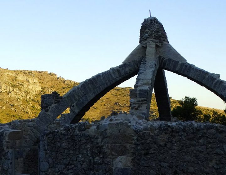 Montcabrer y Cava Gran o Cava Arquejada