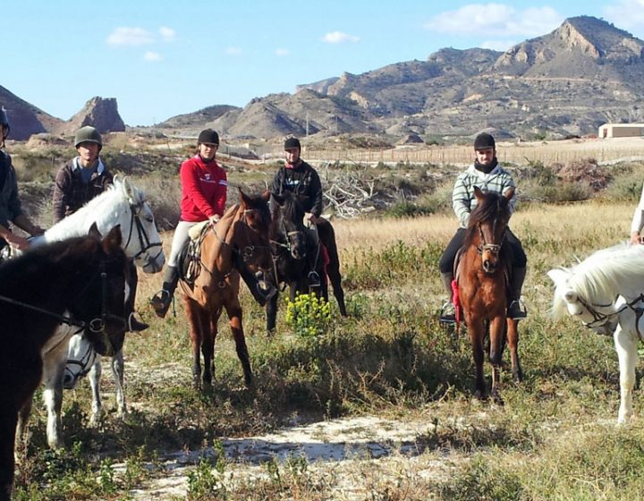 Montando a caballo por la Alcoraya