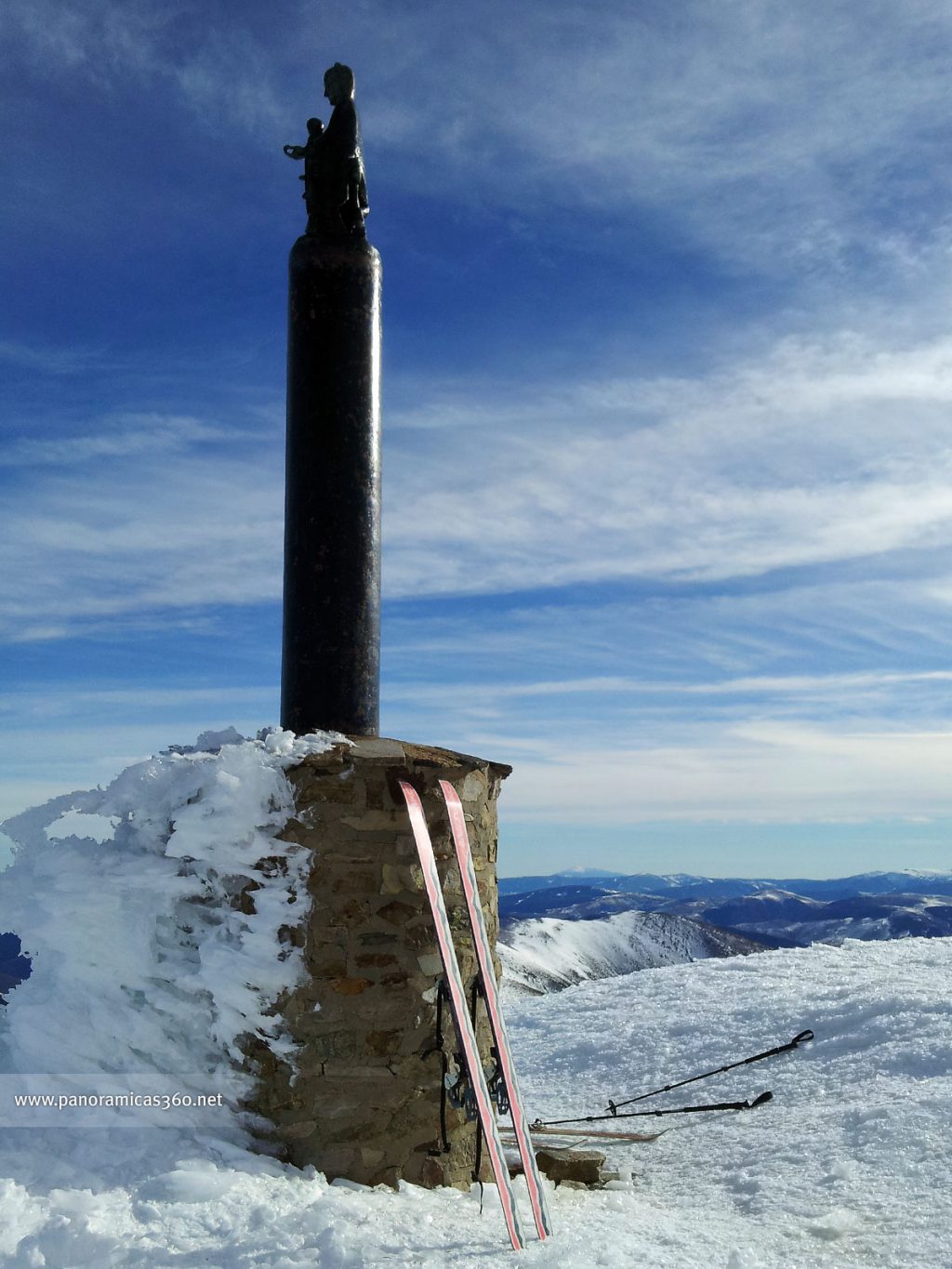 Pico San Lorenzo con su santo en la cumbre