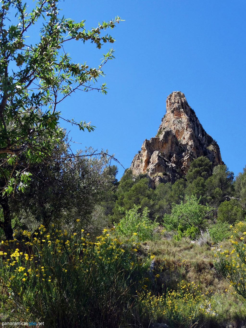 La Penya del Figueret por donde discurre la ferrata