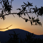 El sol se pone tras la Sierra de Argüeña