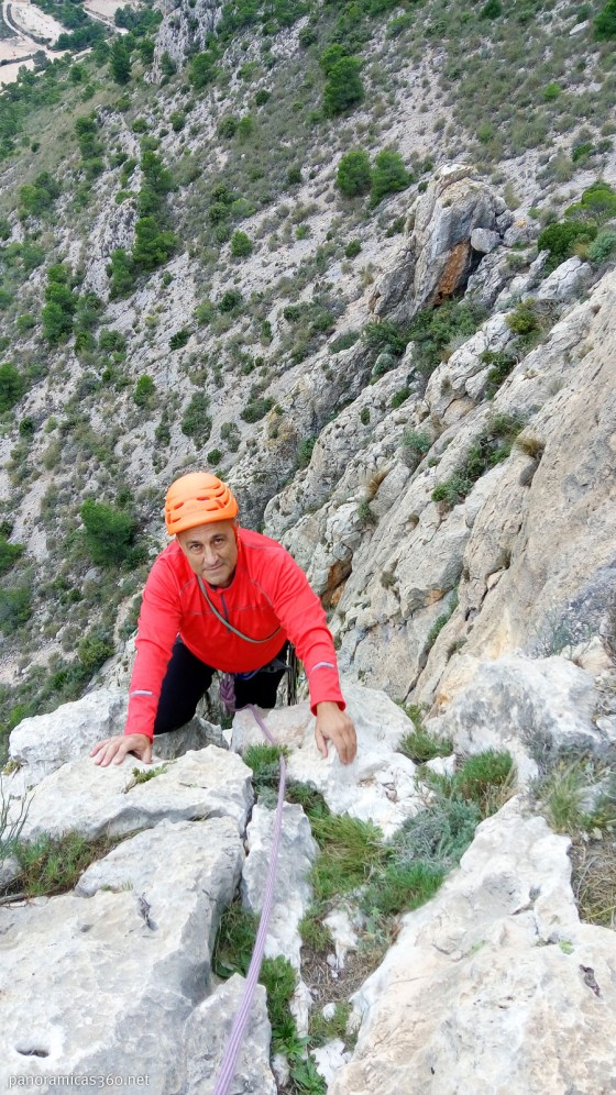 Domingo terminando de escalar la Blanes en Cabreras