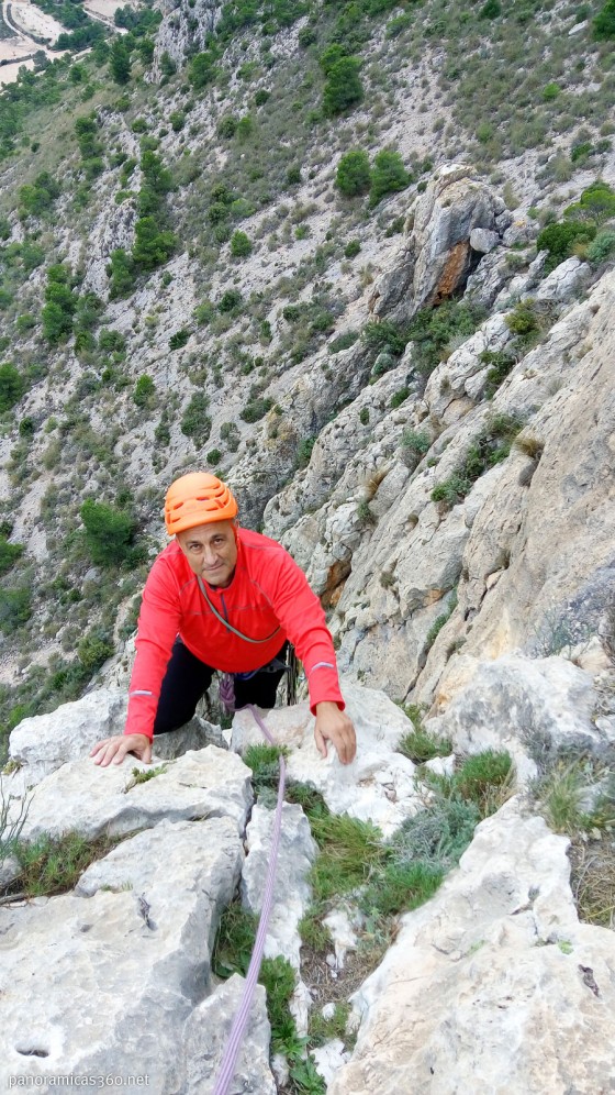 Domingo terminando de escalar la Blanes en Cabreras