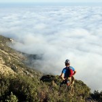 Bajada del Puig Campana con un impresionante mar de nubes