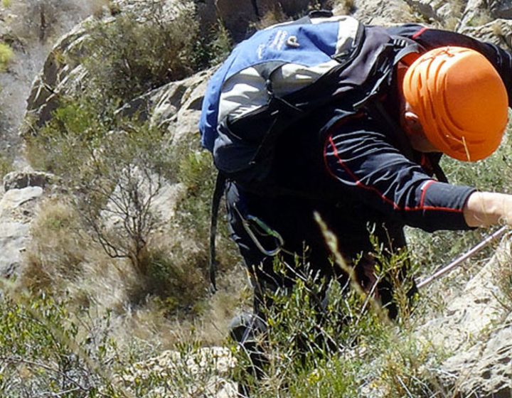 Domingo escalando la vía Ruta de la Seda