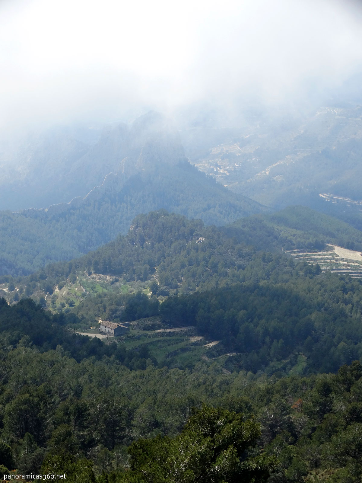 Mas de la Carrasca desde el Monte Cabal