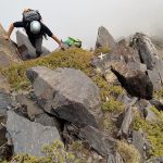 Óscar escalando la Arista de la Ruptura Democrática al Pico Juego de Bolos en Sierra Nevada