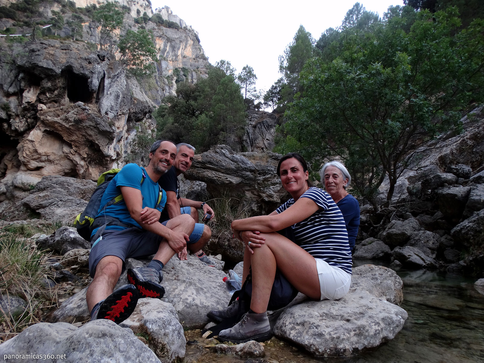 Los componentes del equipo senderista. De izquierda a derecha: yo, Eduardo, mi hermana María y mi madre Los componentes del equipo senderista