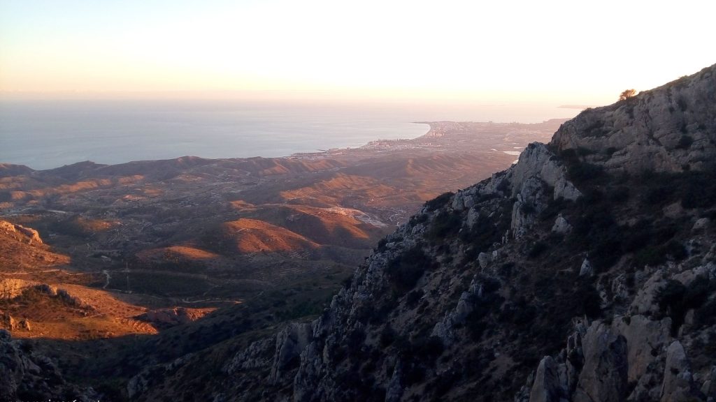 Atardecer desde el Cabeçó d´Or. Playas de Muchavista y San Juan, y cabo de las Huertas