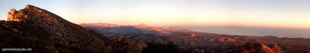 Atardecer desde la sierra del Cabeçó d´Or. Vistas de la cumbre y Marina Baja