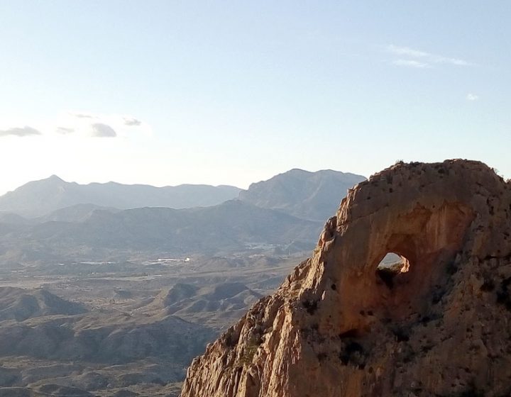 Senderismo Cabeçó d´Or. Torre del Ojal y comarca de l´Alacantí