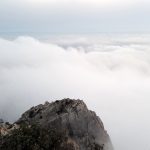 Nubes en la cumbre del Cabeçó d´Or