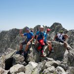 En la Aguja Norte de Malavesina. De izquierda a derecha: Óscar, yo, Mark y Pere