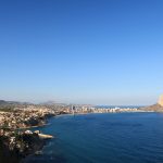 Vistas de la bahía de Calpe y el Peñón de Ifach desde la vía Horst en la Sierra de Toix