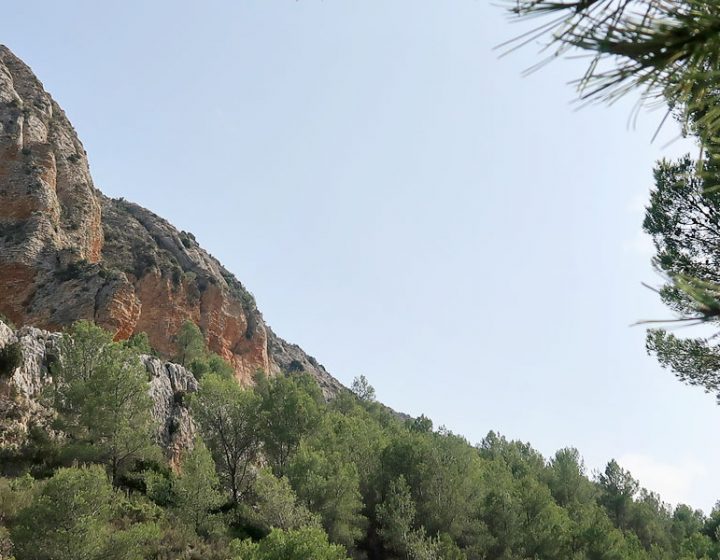 Peñas de Roset vistas desde Cuatro barrancos en el PR-CV 112