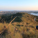 Óscar y José Juan en las lomas de la Ballestera