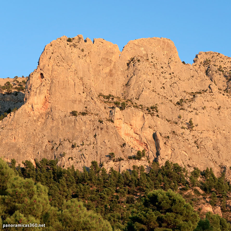 Pared de los Alcoyanos. Cabeçó d´Or