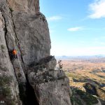 Javi escalando la magnífica bavaresa del primer largo