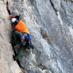 El Libro de Eibon + Patricia Rítmica (230 m, 6a+). Escalada clásica en el Cabeço d'Or