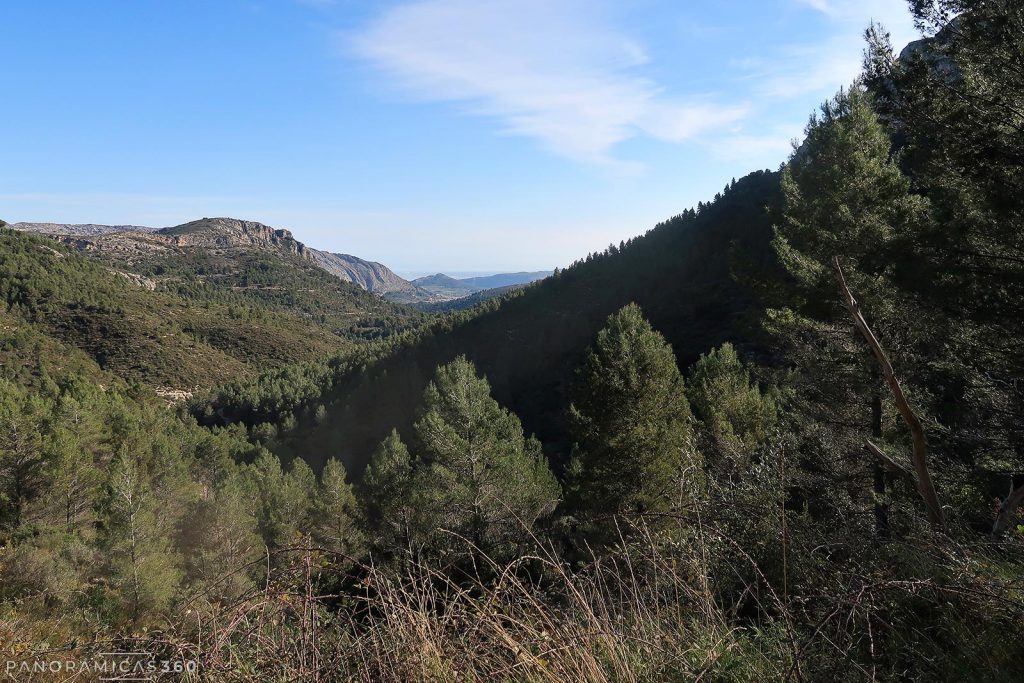 Barranc de Almedich y Vall de Pop al fondo