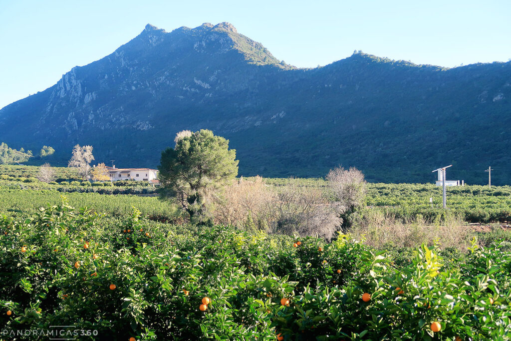 Vall de la Casella y Serra de les Agulles