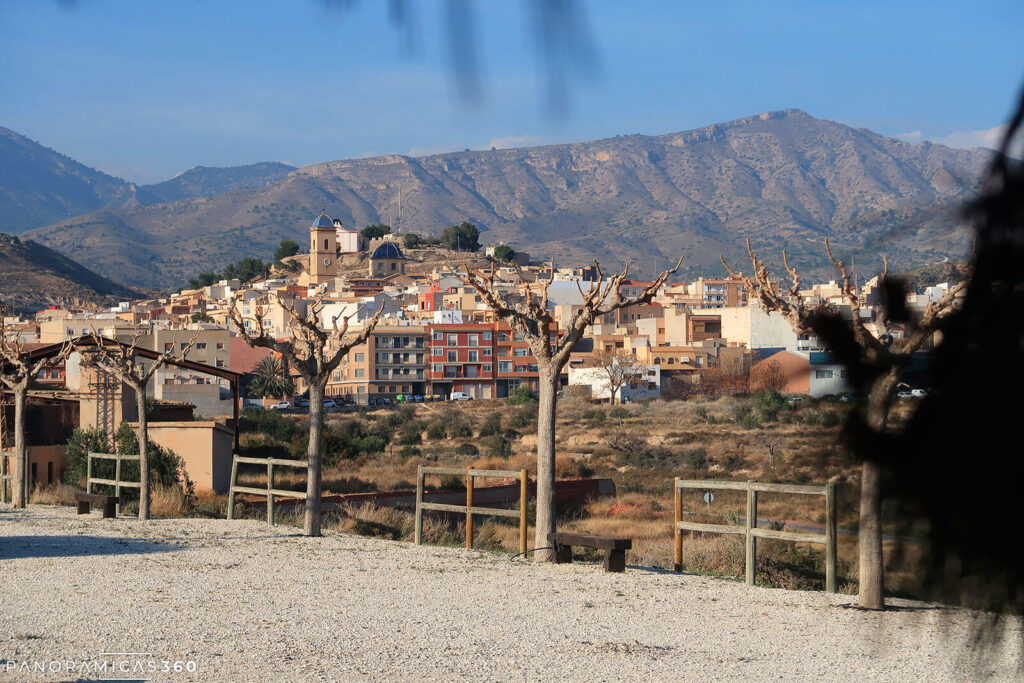 Agost visto desde la vía verde