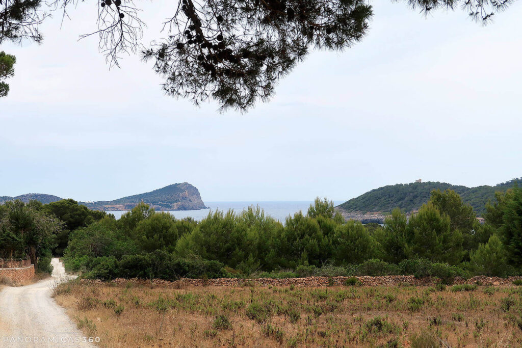 Es Brull y la isla de Tagomago al fondo