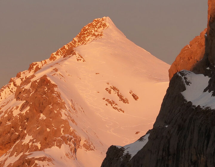 Pico Tendeñera con la traza de nuestros esquís