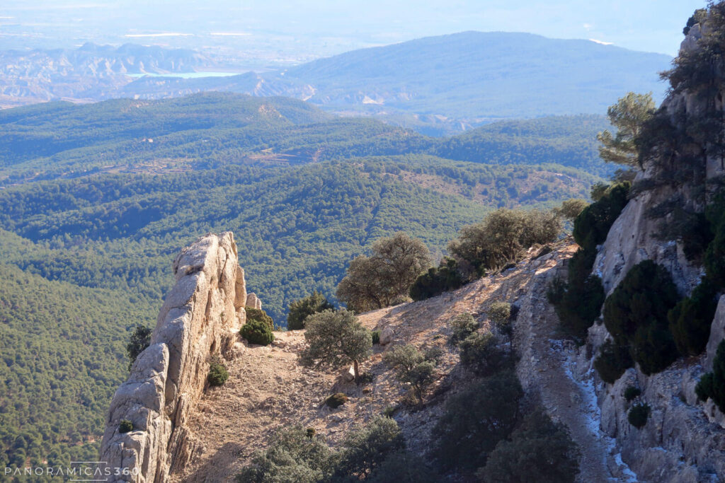 Vistas desde la Senda del Caracol. Sierra Espuña y Barrancos de Gebas
