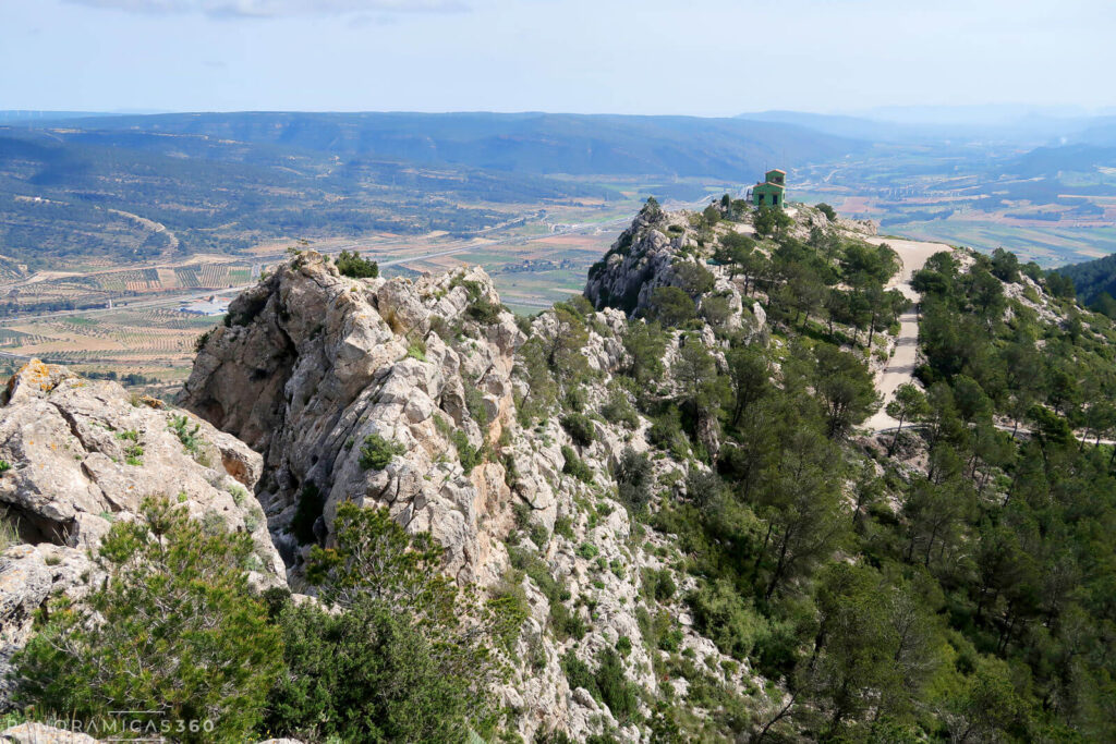 Cresta del Capurutxo con la caseta al fondo