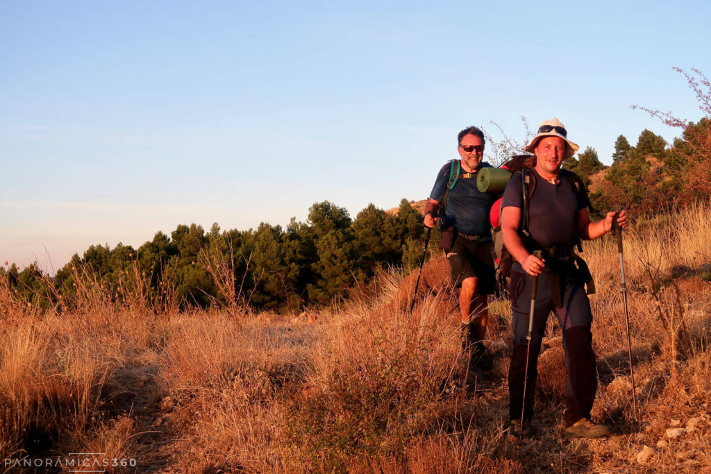 Fran y Alberto se dirigen al cordal de la Sierra de Aitana
