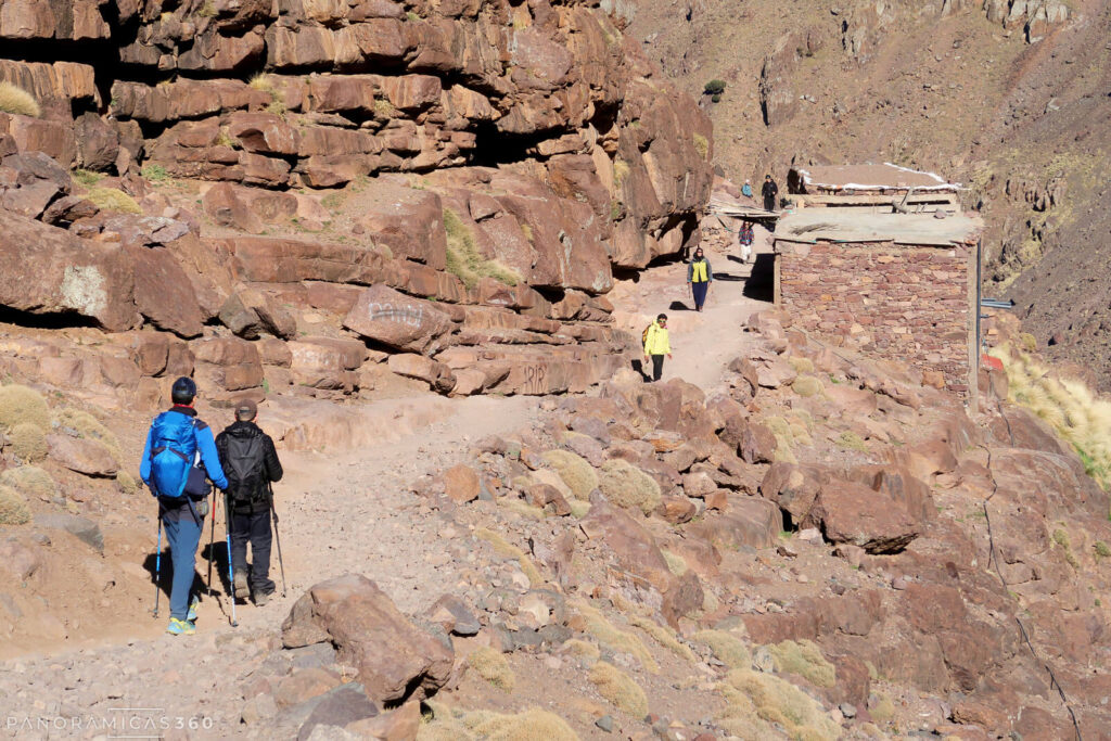 Bajando del refugio del Toubkal a Imlil