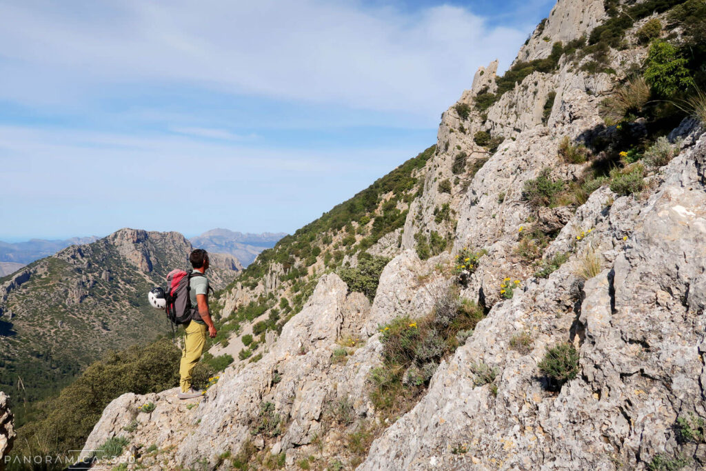 Camino de vuelta por la vertiente oeste del Puig Campana