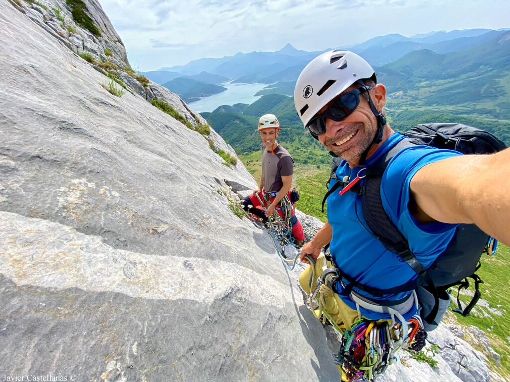 En la tercera reunión
