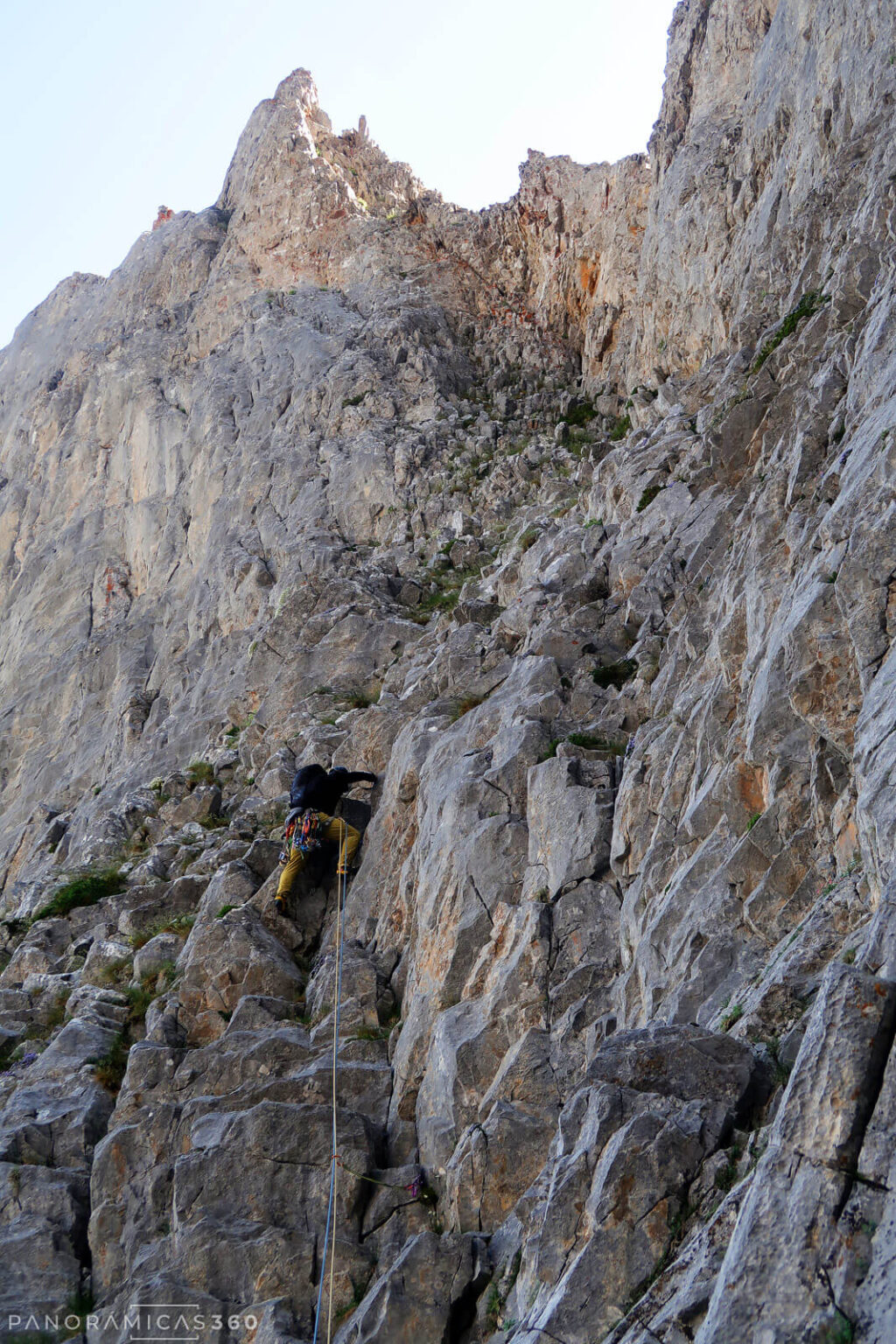 Primer largo del Espolón norte del Espigüete