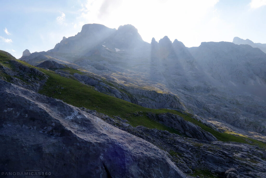 Corona de Raso y Frailón a contraluz