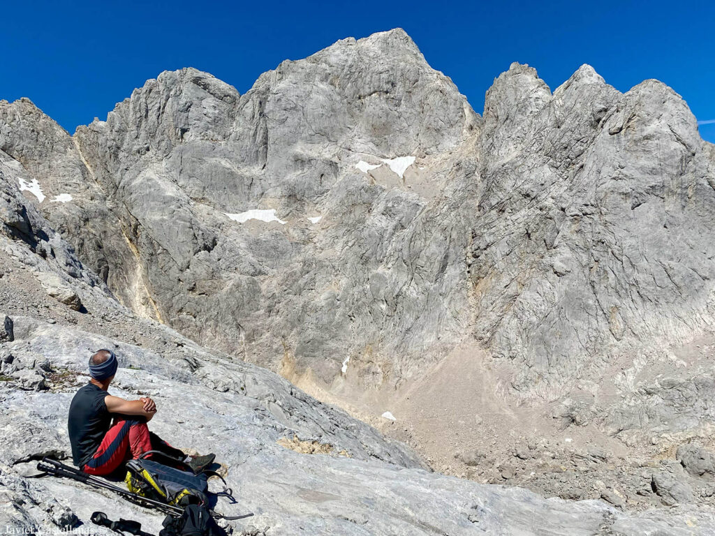 Observando el Pico de los Cabrones