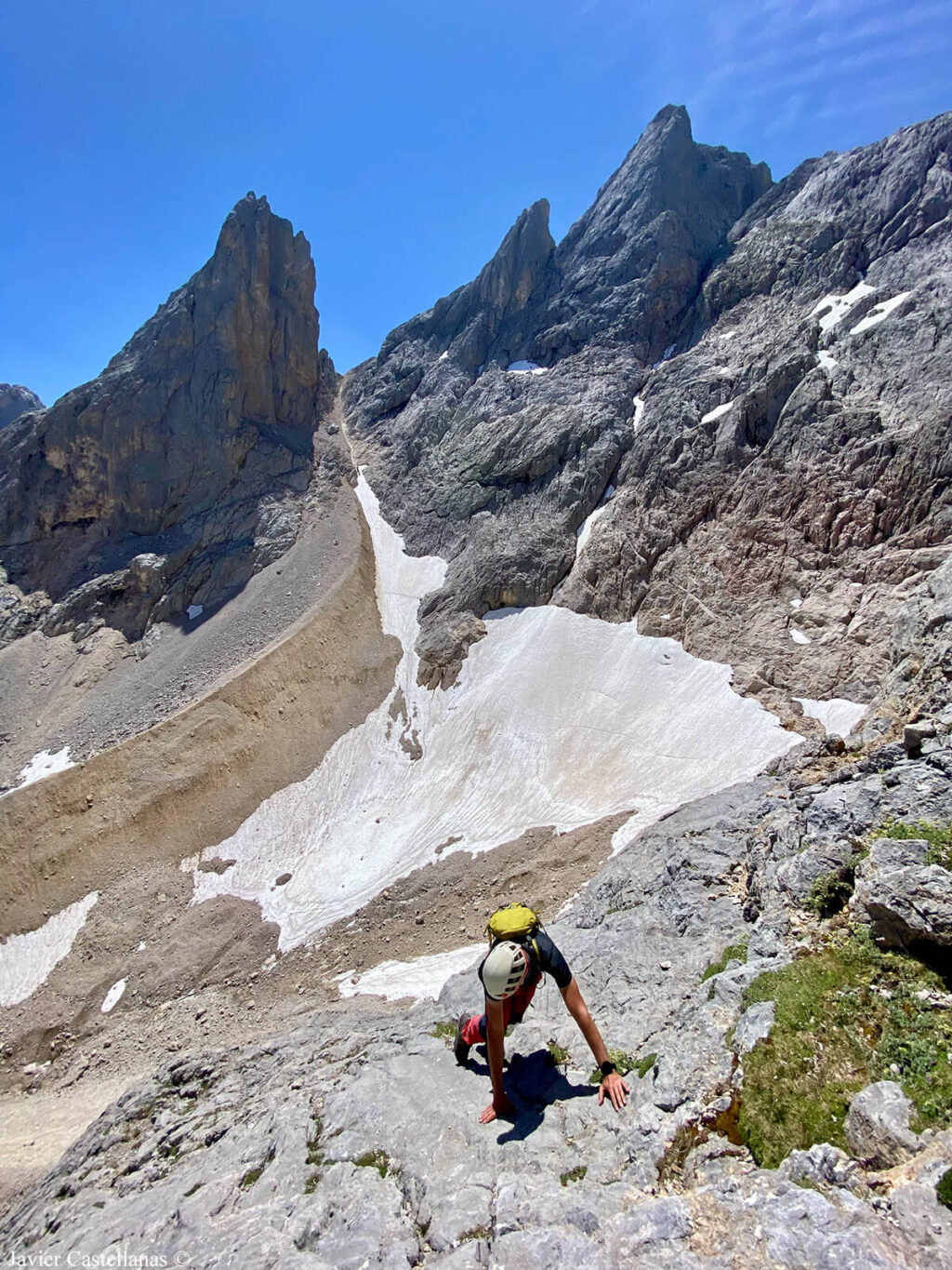 Trepada con la Torres Labrouche y Cerredo detrás