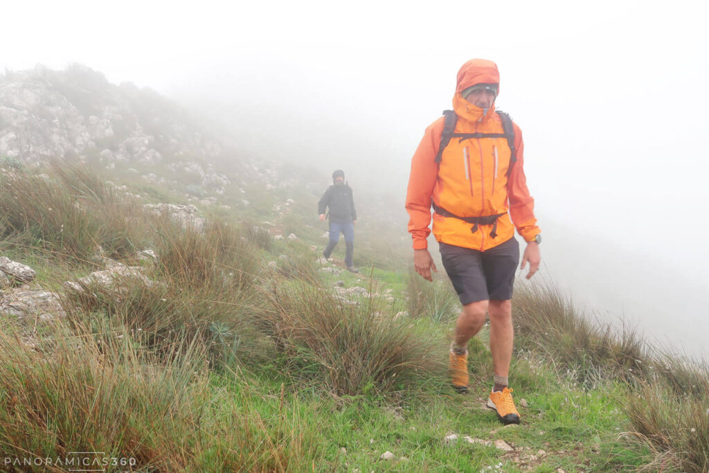 Sento y Lidón en los alrededores de la cumbre de Bernia